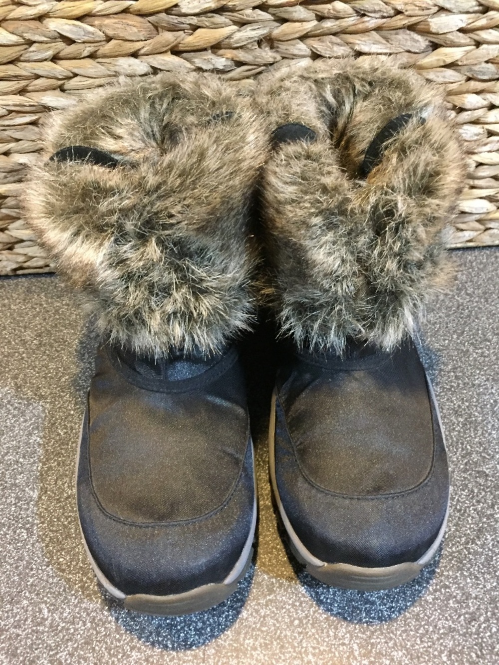 Rockport Black Faux Fur Cuff Ankle Snow Boots
